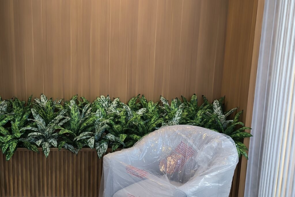 tanaman palsu dalam apartemen